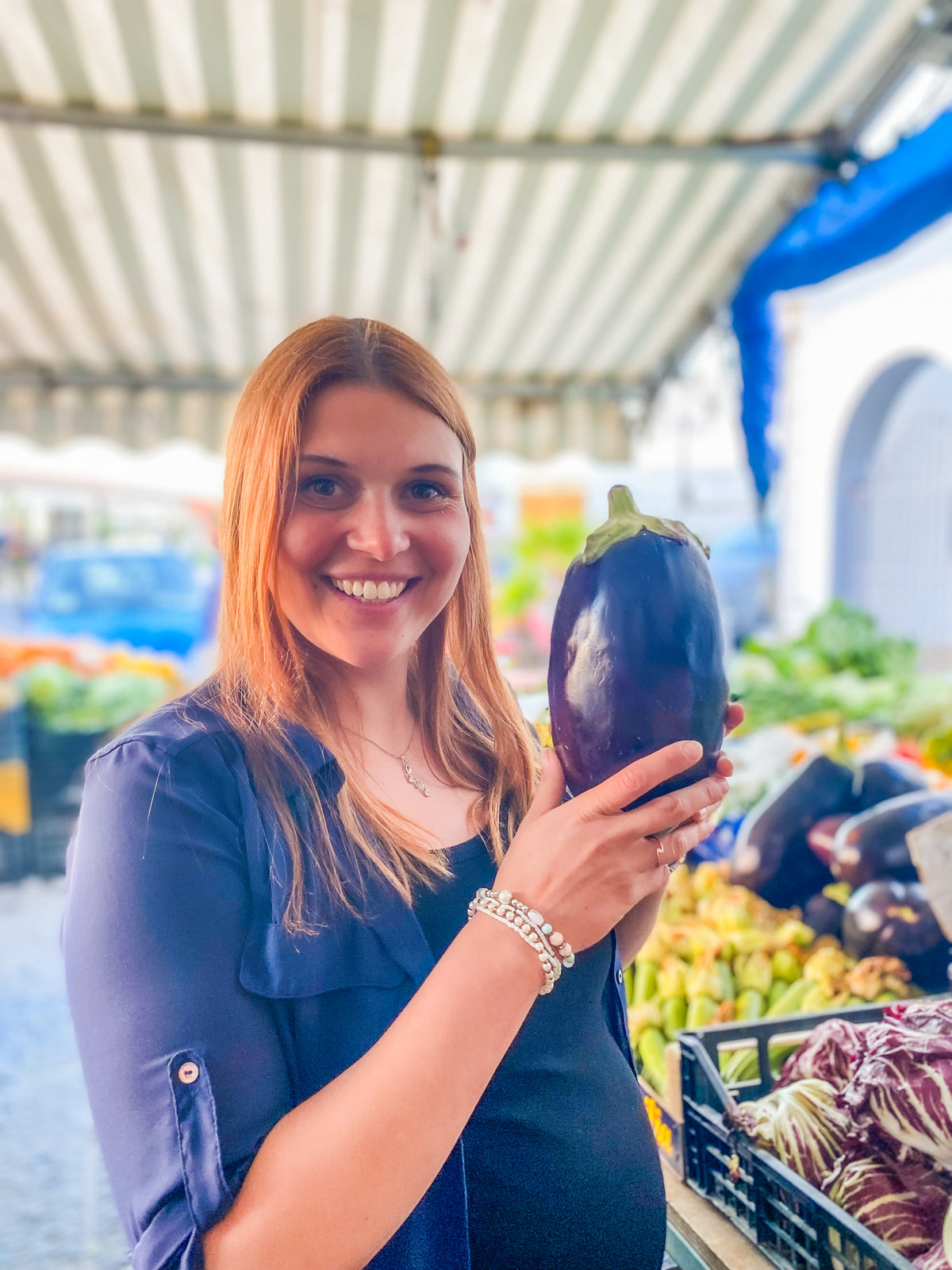 Gründerin von VELUNA auf dem Markt von Ischia